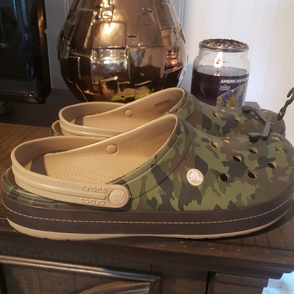 🆕️ NWT Crocs Crocband II Camo Clog - Picture 5 of 8